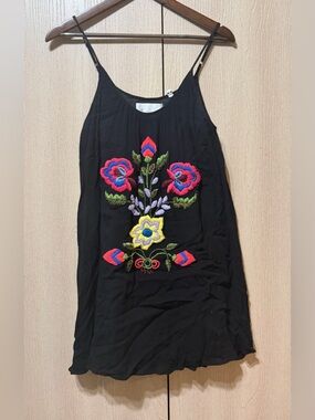 TOWNSEN Black Embroidered Floral Spaghetti Strap Camisole